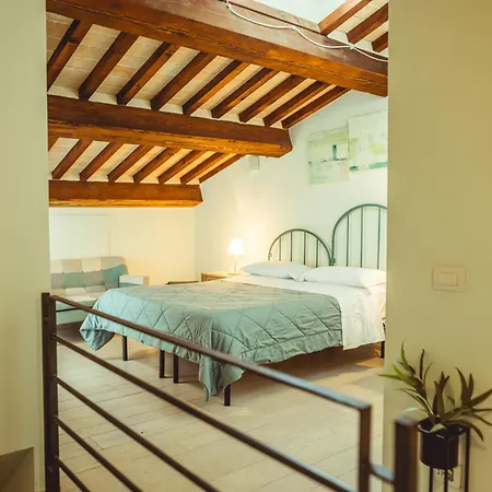 Πανσιόν Via Di Gracciano - Adults Only 4*